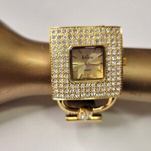 Teens or Girls Sparkling Gold Fashion Quartz Watch